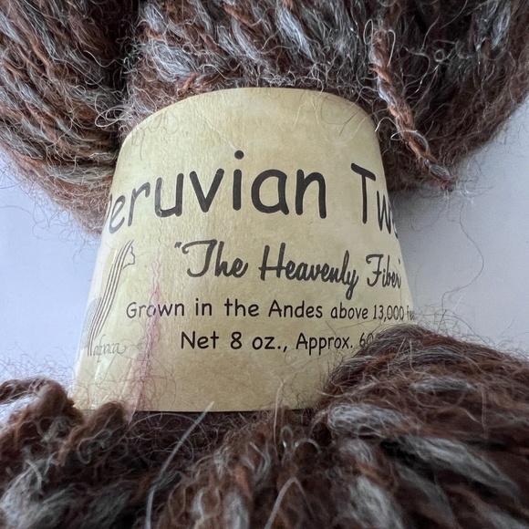 Peruvian Tweed 100% Superfine Alpaca Natural Color Brown 8 oz / 600 yds - Picture 2 of 5